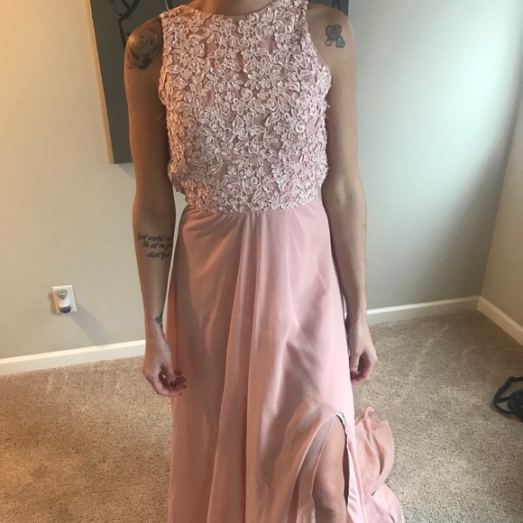 Custom bridesmaid dress with train - Picture 1 of 3